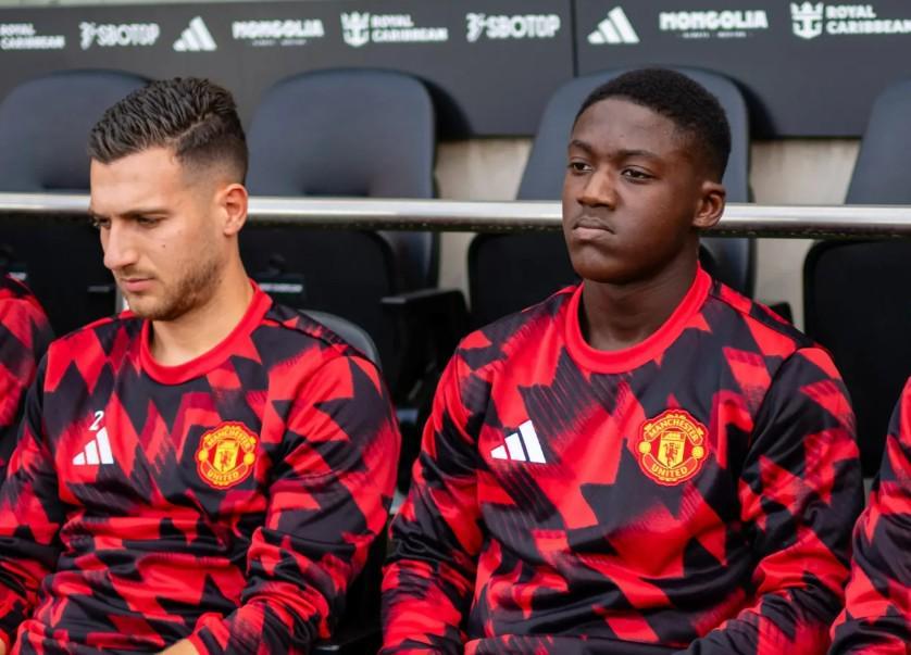 英國媒體：紐卡斯爾密切關(guān)注科比·梅努（Kobe Maynu） 埃迪·豪（Eddie Howe）非常喜歡他