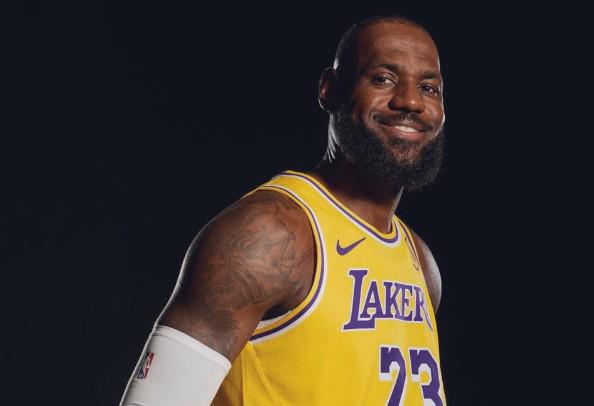 ESPN：詹姆斯受傷 會錯過季前賽對陣太陽