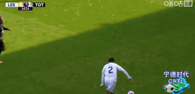 奧卡福（Okafor）以互補的射門進球 利茲聯(lián)（Leeds United）以1-1的比分扳平比分！